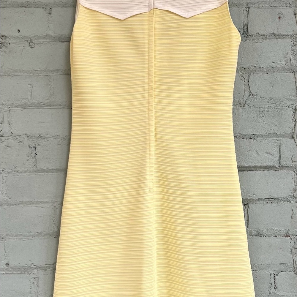 Vintage 60s Sleeveless Yellow Dress with White Yoke Collar - Picture 8 of 9